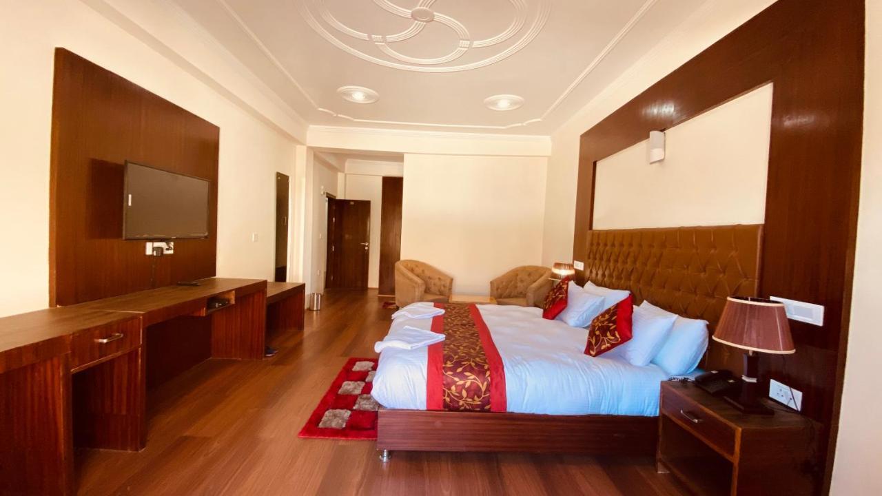 Hotel De Borgo Лех Екстериор снимка