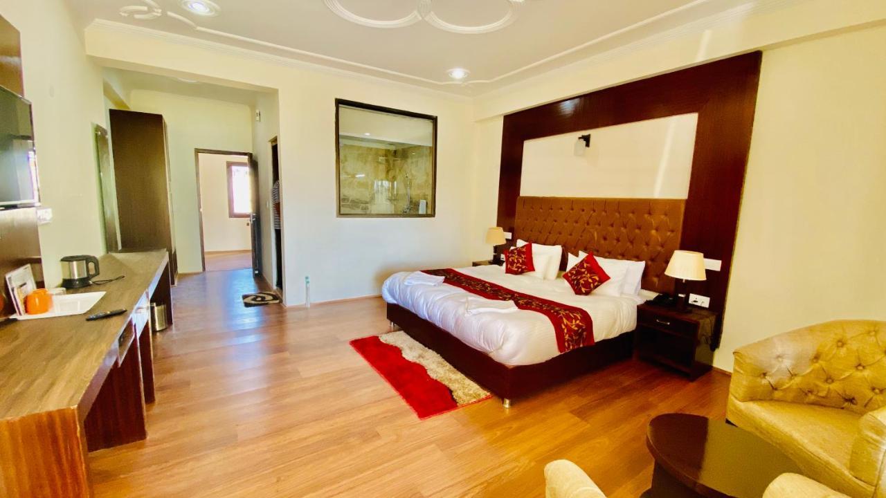 Hotel De Borgo Лех Екстериор снимка