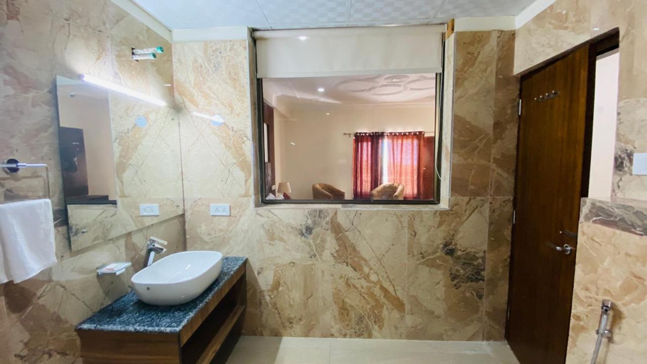 Hotel De Borgo Лех Екстериор снимка